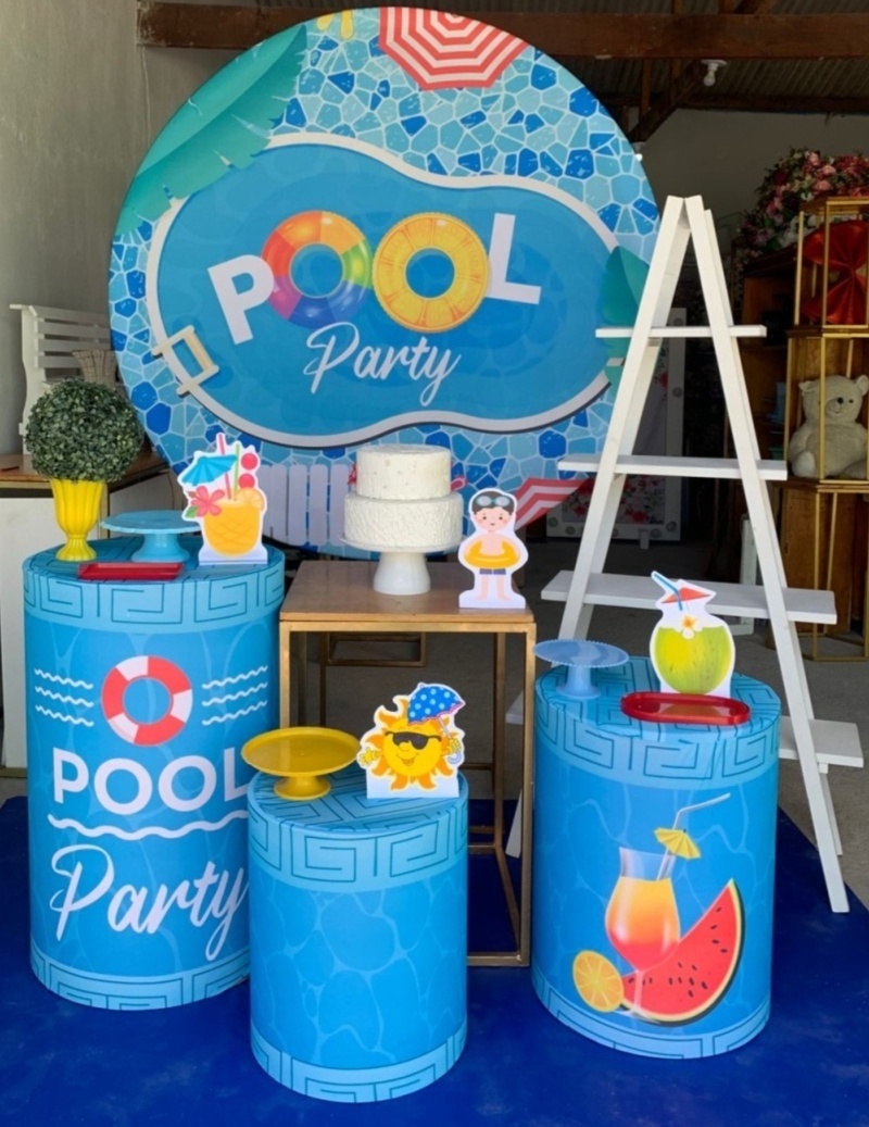 Pool Party Kit Ouro 2 + Adicional Escada G - Artes e Encantos locações
