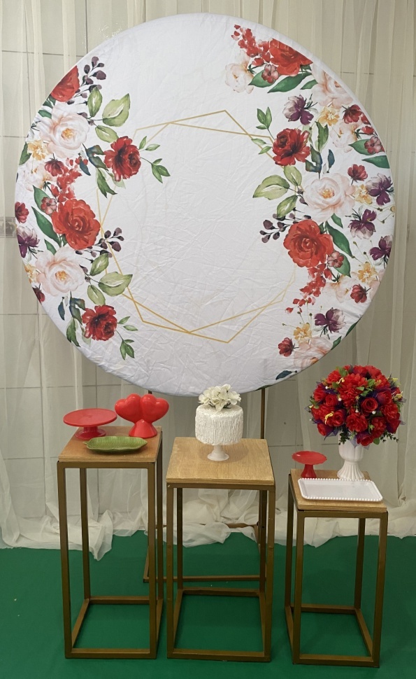 Composição Floral Vermelho - Artes e Encantos locações