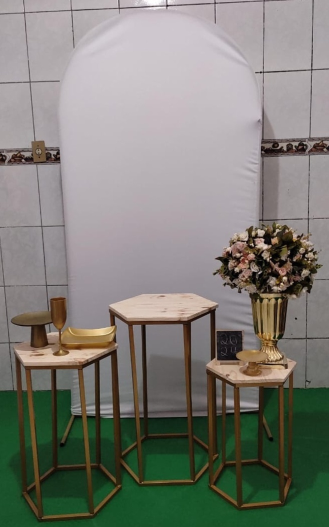 Branco E Dourado Ano Novo Composição (2) - Artes e Encantos locações