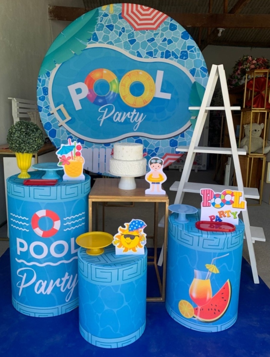 Pool Party Kit Ouro 3 + Adicional de Escada G - Artes e Encantos locações