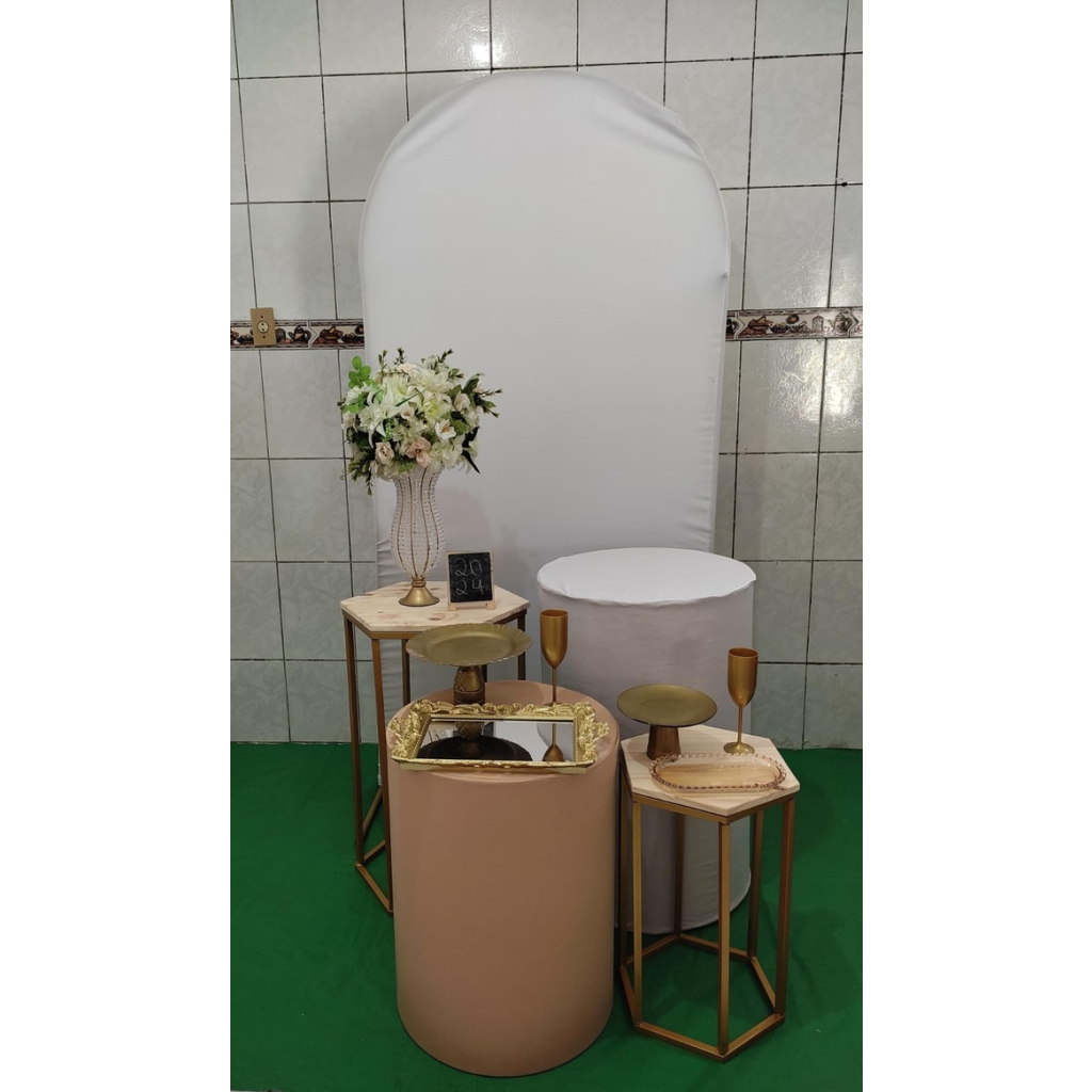 Composicao Branco E Dourado - Artes e Encantos locações