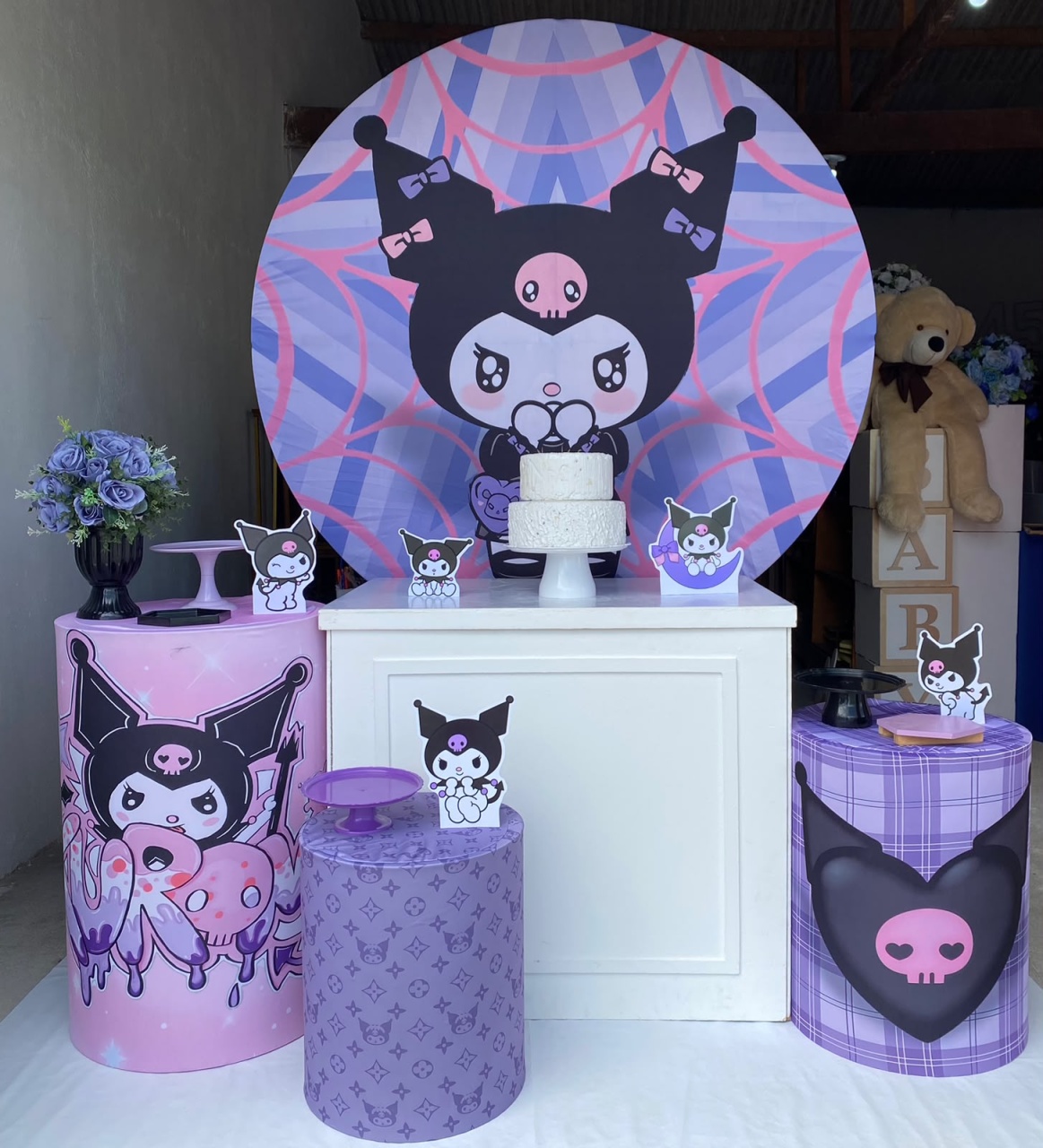 Kuromi Kit Ouro Plus 3 - Artes e Encantos locações