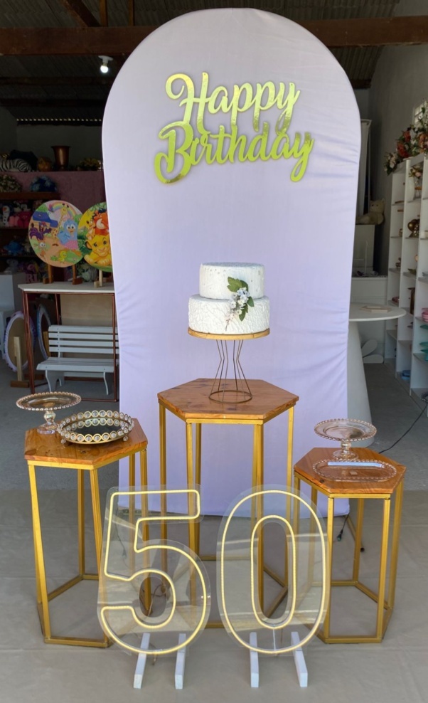 50 Anos Composição (Branco E Dourado) - Artes e Encantos locações