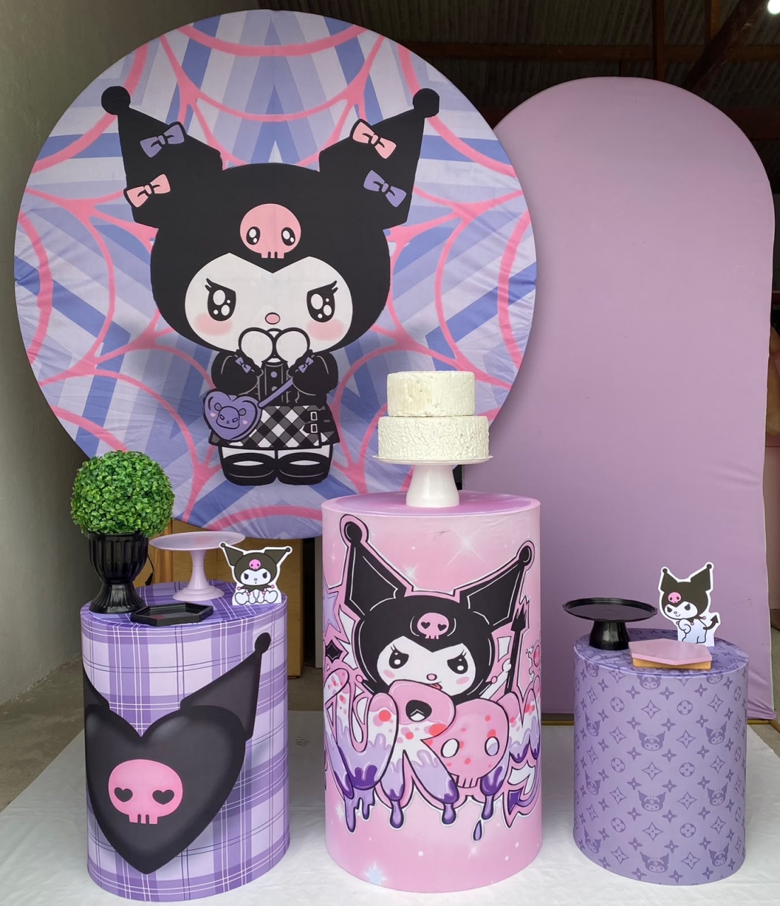 Kuromi Composição 12 - Artes e Encantos locações