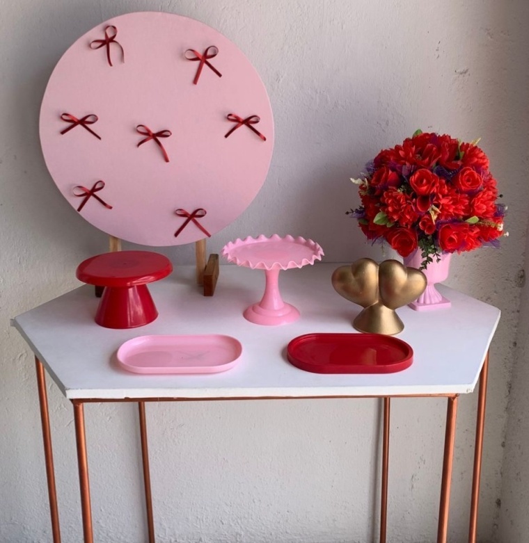 Mini Kit Rosa Com Laços Vermelhos 5 - Artes e Encantos locações