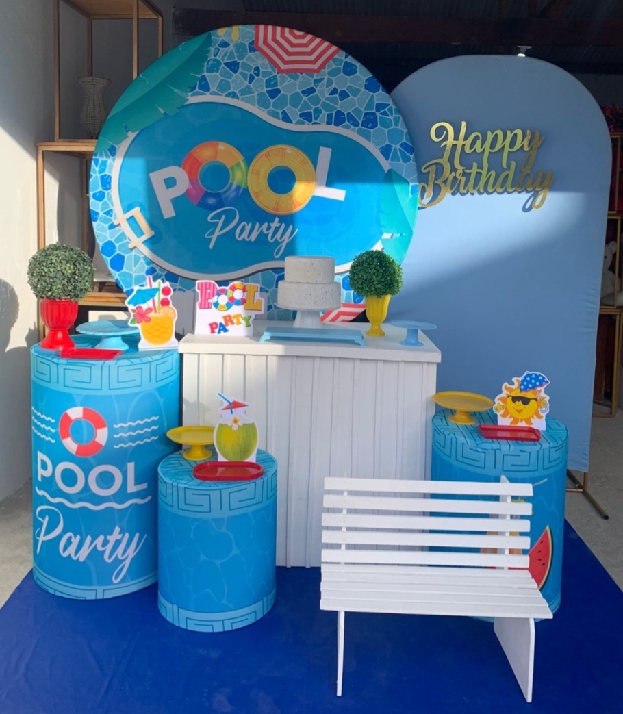 Pool Party Kit Diamante + Adicional de Banquinho - Artes e Encantos locações