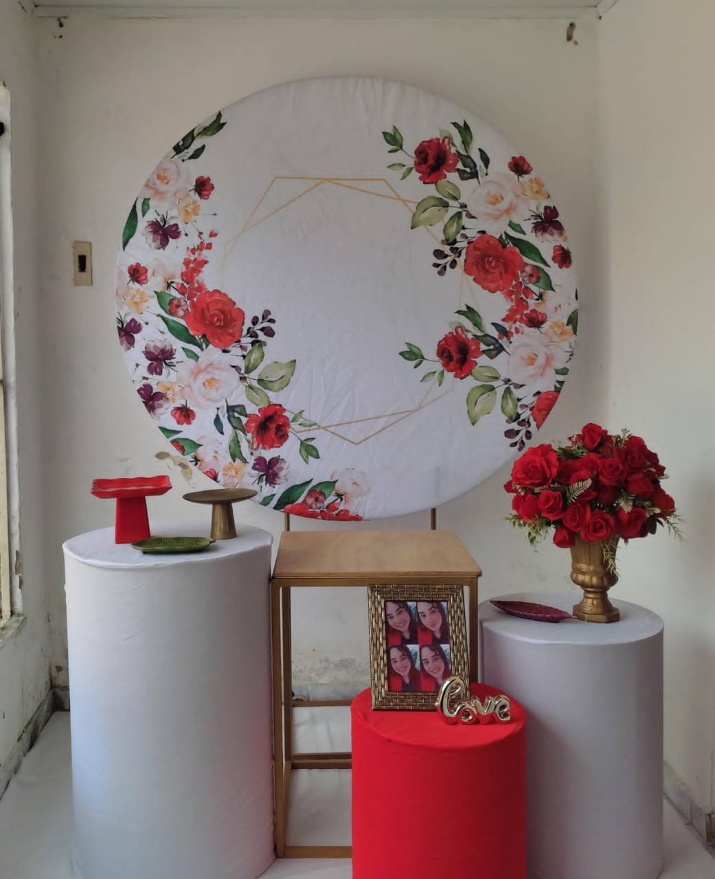 Vermelho Floral Kit Ouro - Artes e Encantos locações