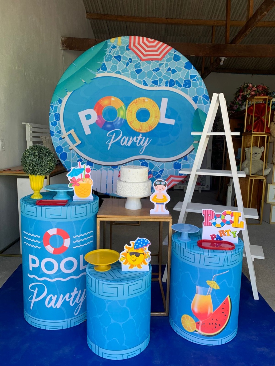 Pool Party Kit Ouro 11 - Artes e Encantos locações
