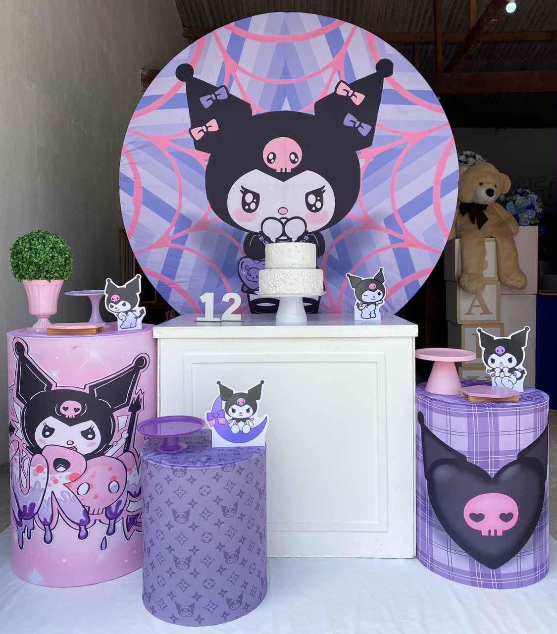 Kuromi Kit Ouro Plus 1 - Artes e Encantos locações