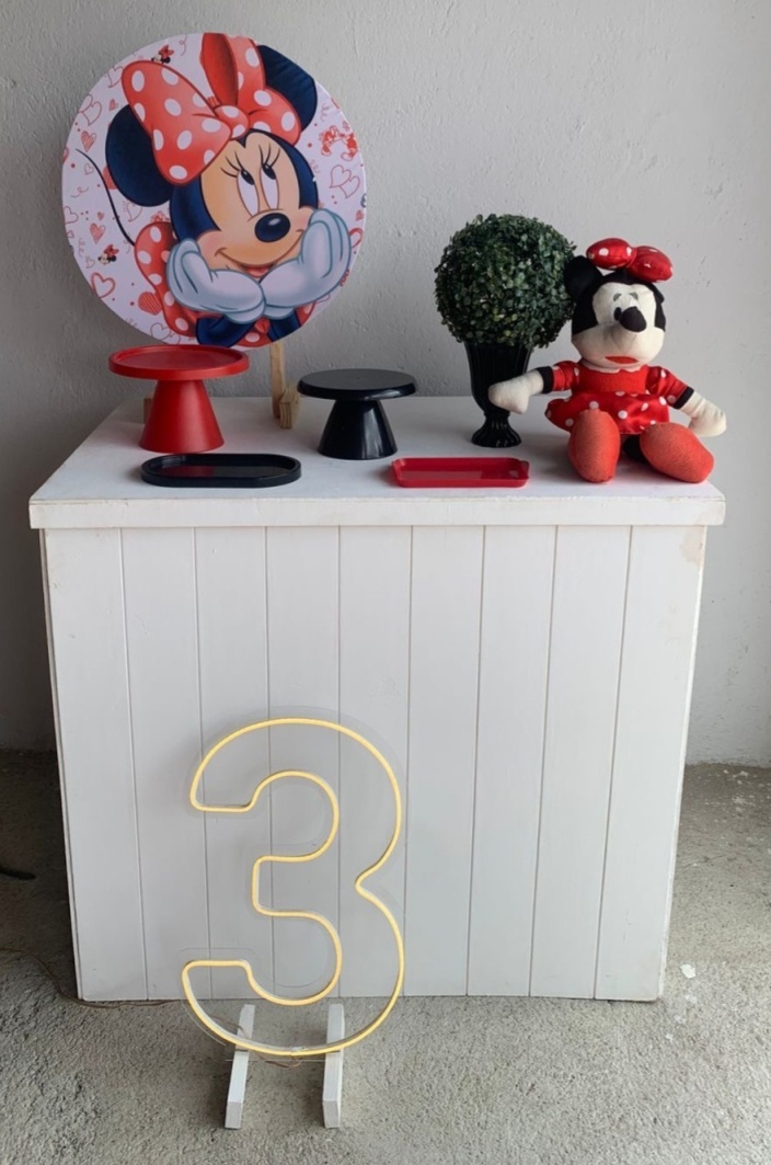 Mini Kit Minnie Vermelha Com Mesa Cômoda 2 - Artes e Encantos locações