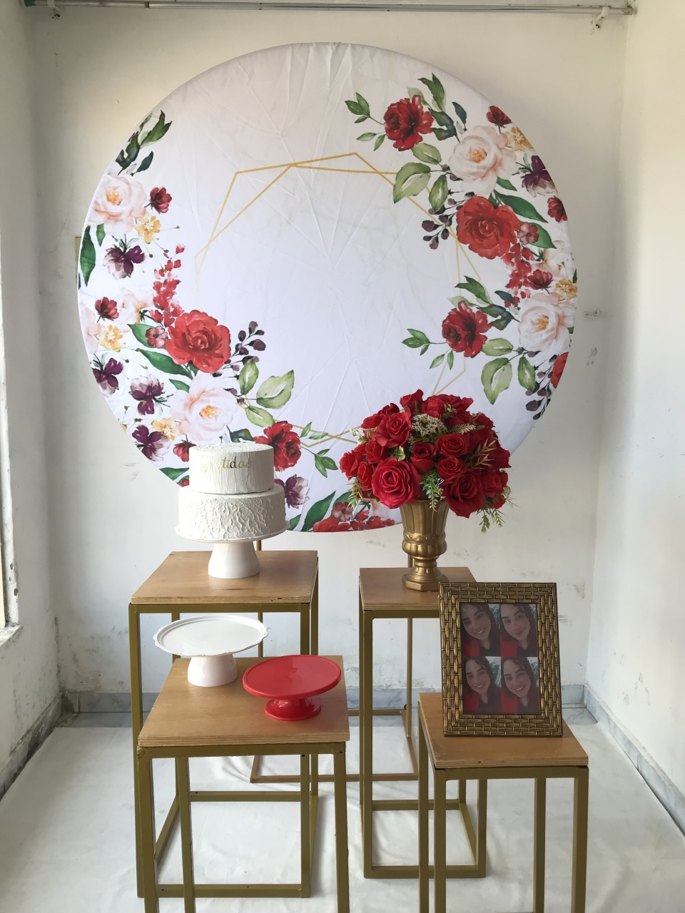 Vermelho Floral Composição - Artes e Encantos locações