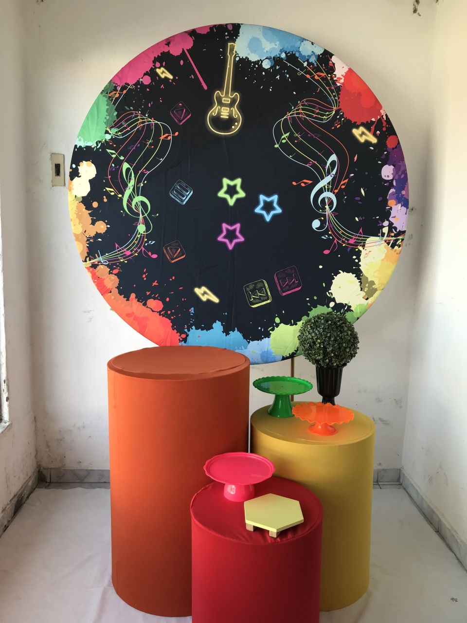 Baladinha Festa Neon Kit Prata - Artes e Encantos locações