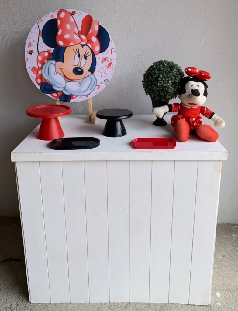 Mini Kit Minnie Vermelha Com Mesa Cômoda - Artes e Encantos locações