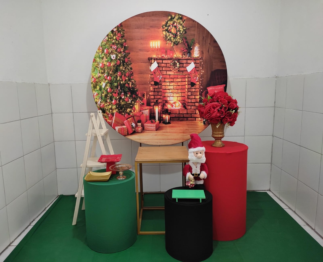 Natal Kit Ouro + Adicional Escada M - Artes e Encantos locações