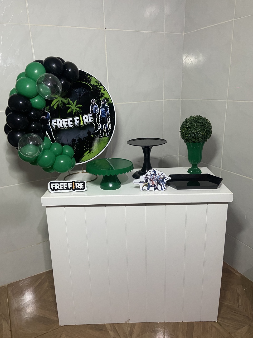 Kit Free Fire - LARYMINIFESTAS