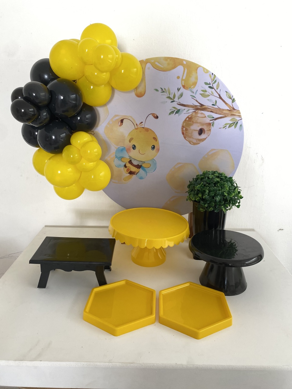Kit 2 Só Um Bolinho - Abelhinha - Criativo amor Festas e Personalizados 