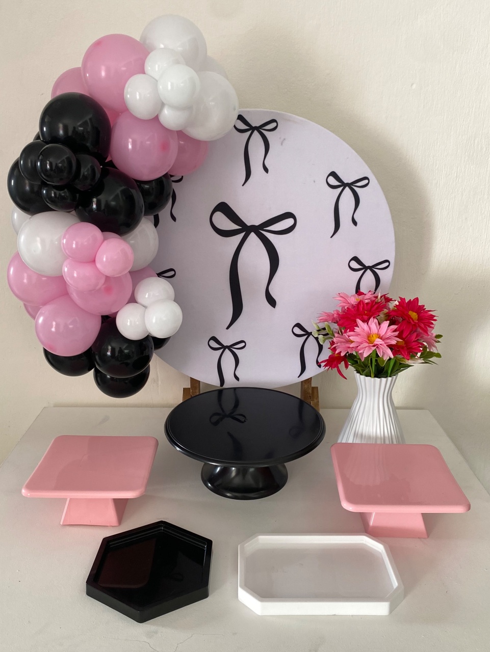 Kit 2 Só Um Bolinho - Laços Preto - Criativo amor Festas e Personalizados 