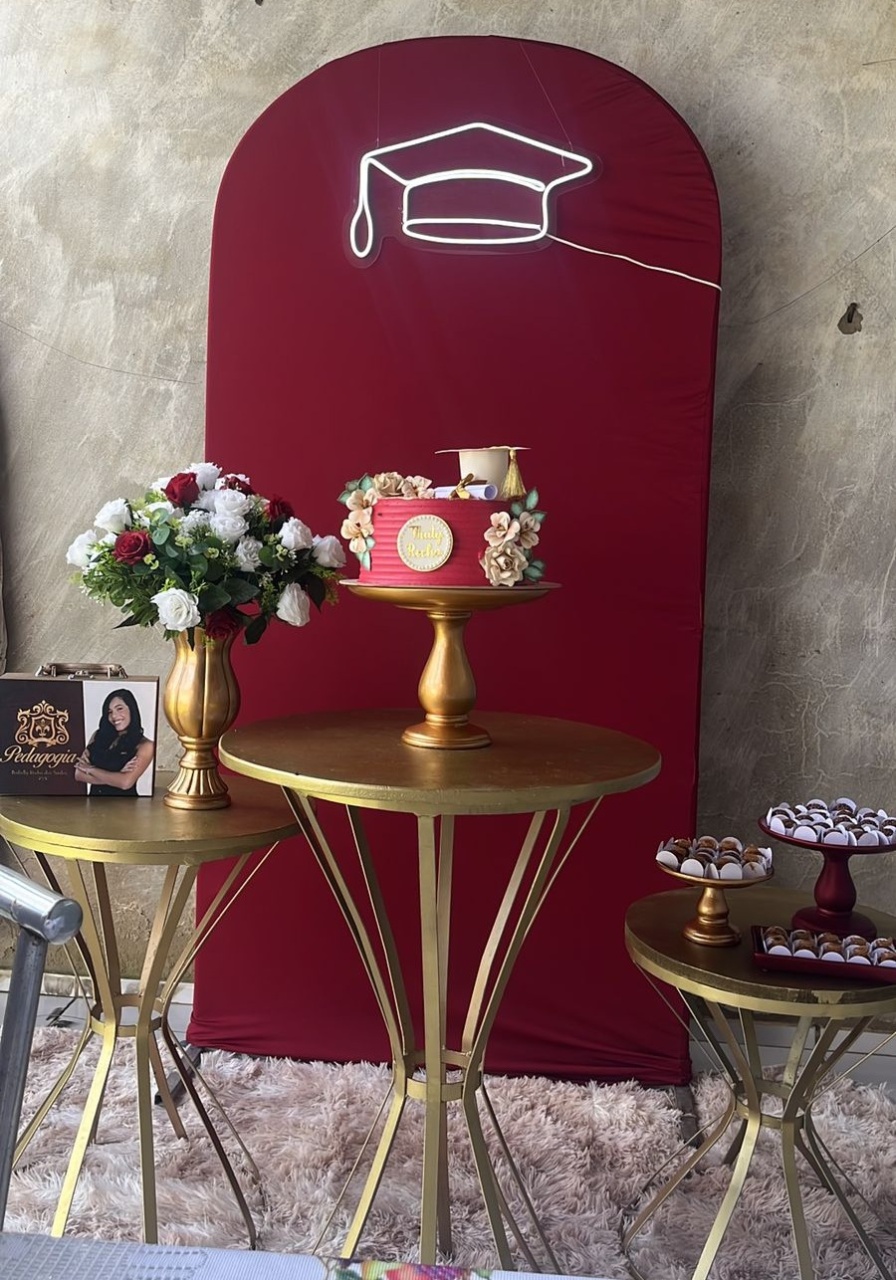 Kit Adulto Feminino Marsala / Dourado - Bruna Pacheco locações & decorações