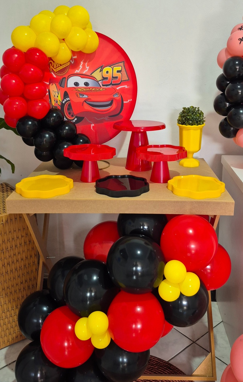 Kit Na Mesa Relâmpago Macqueen  - Mini Mundo Guedense