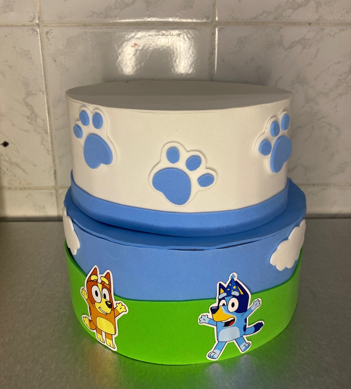 Bolo Fake Bluey - Antonella Decorações