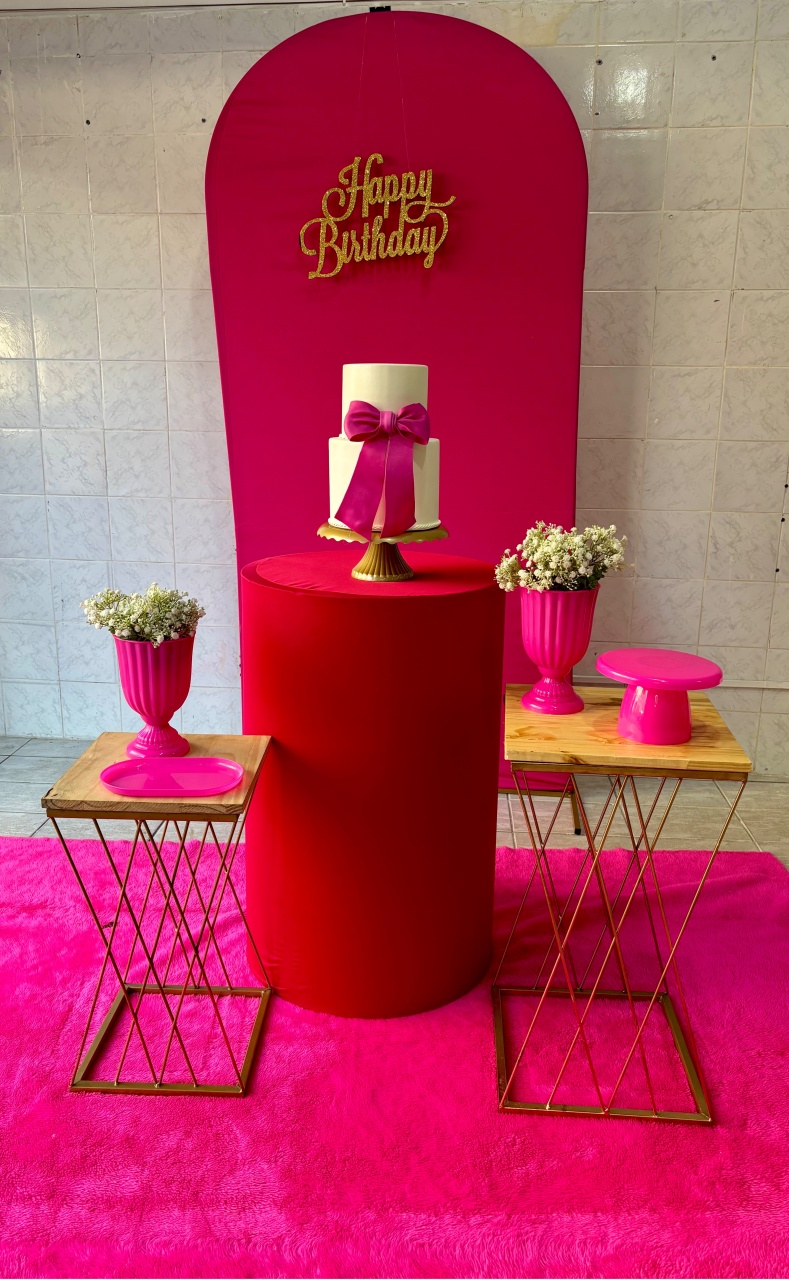 Kit Adulto Pink Com Mesa de Ferro - Antonella Decorações