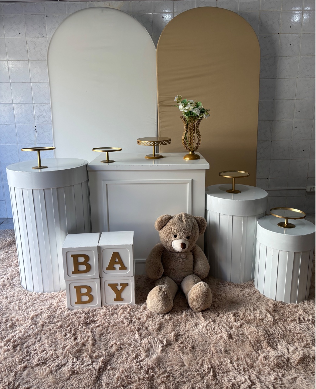 Branco E Bege Com Cubo Baby - Antonella Decorações