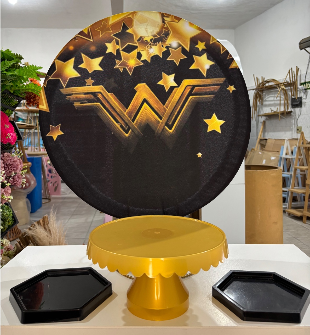 Decoração de Mesa Mulher Maravilha  - Antonella Decorações