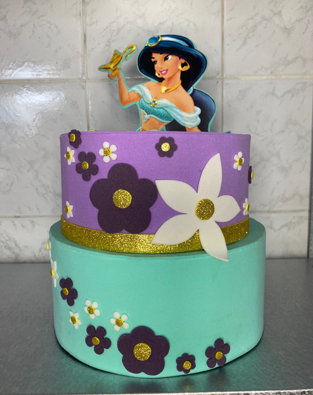 Bolo Fake Jasmine  - Antonella Decorações