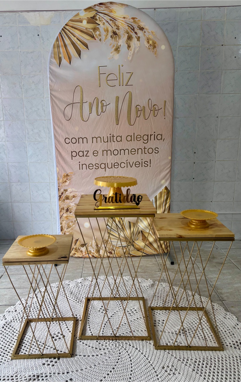 Feliz Ano Novo Dourado - Antonella Decorações