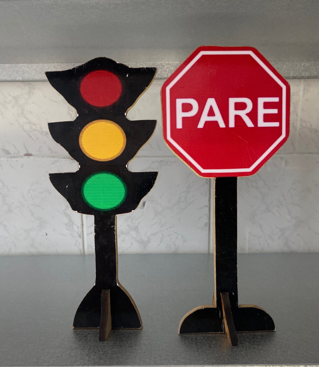Display Farol/Pare (Carros)  - Antonella Decorações