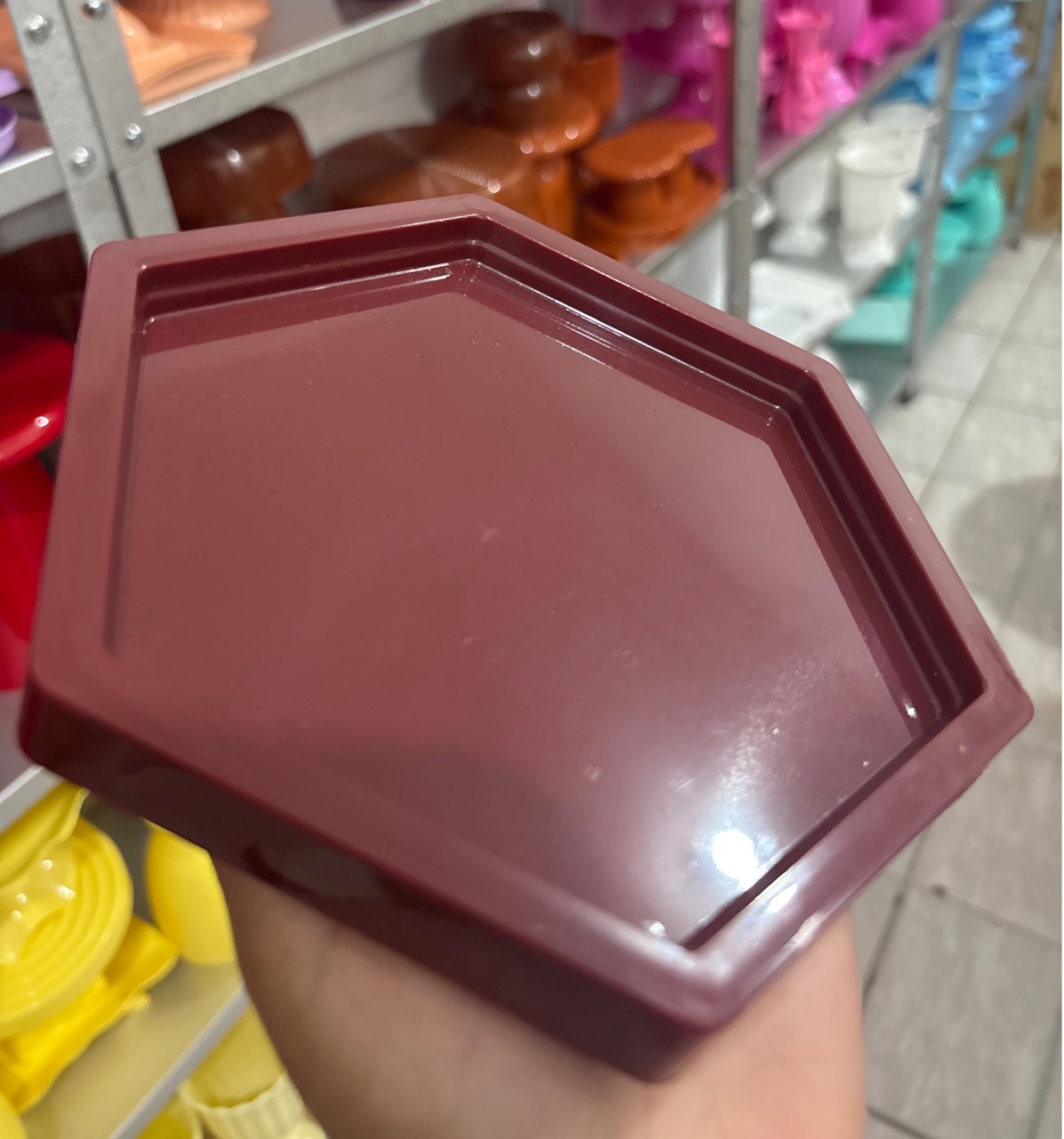 Bandeja Sextavada Vinho - Antonella Decorações