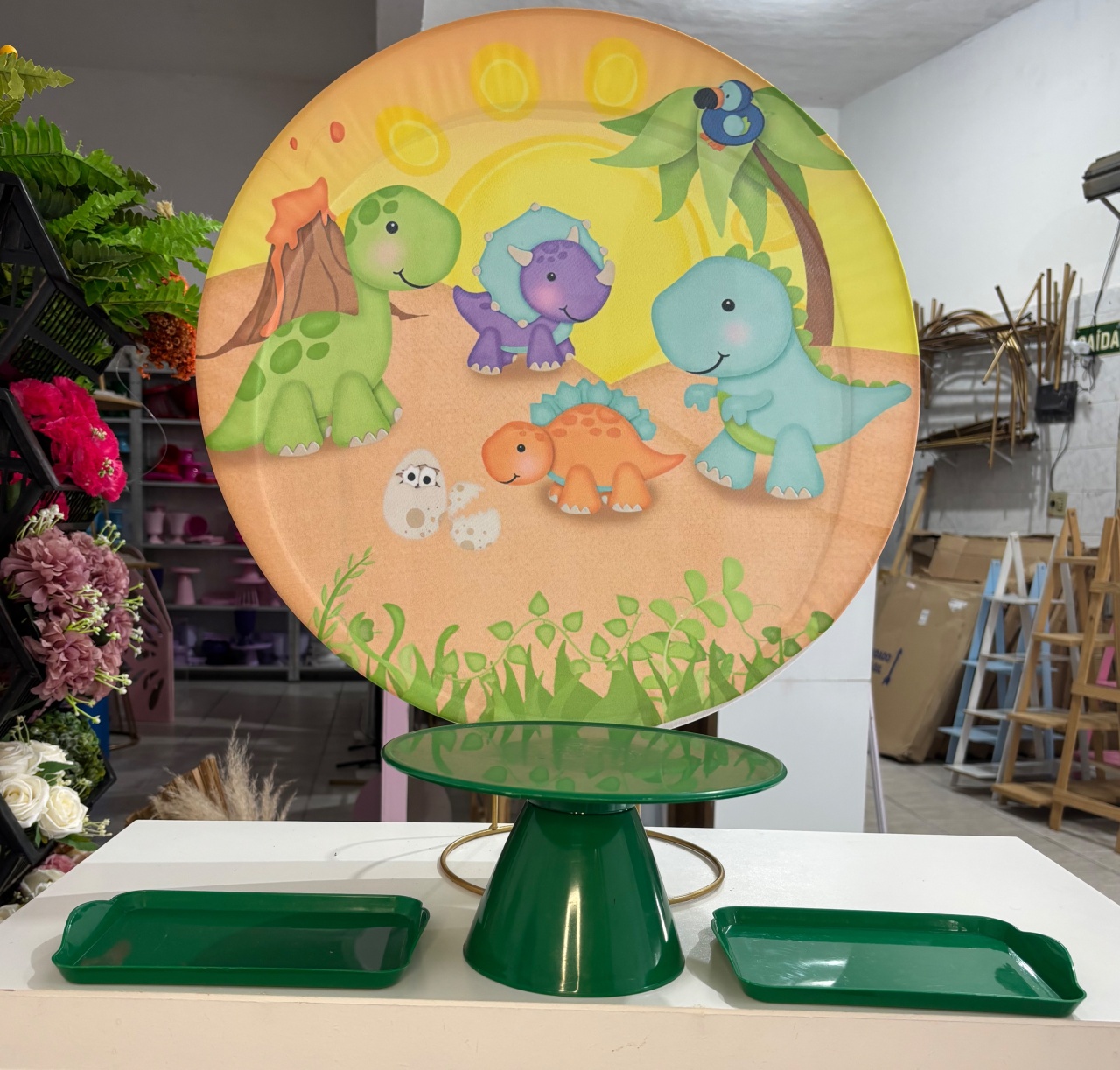 Decoração de Mesa Dinossauro  - Antonella Decorações
