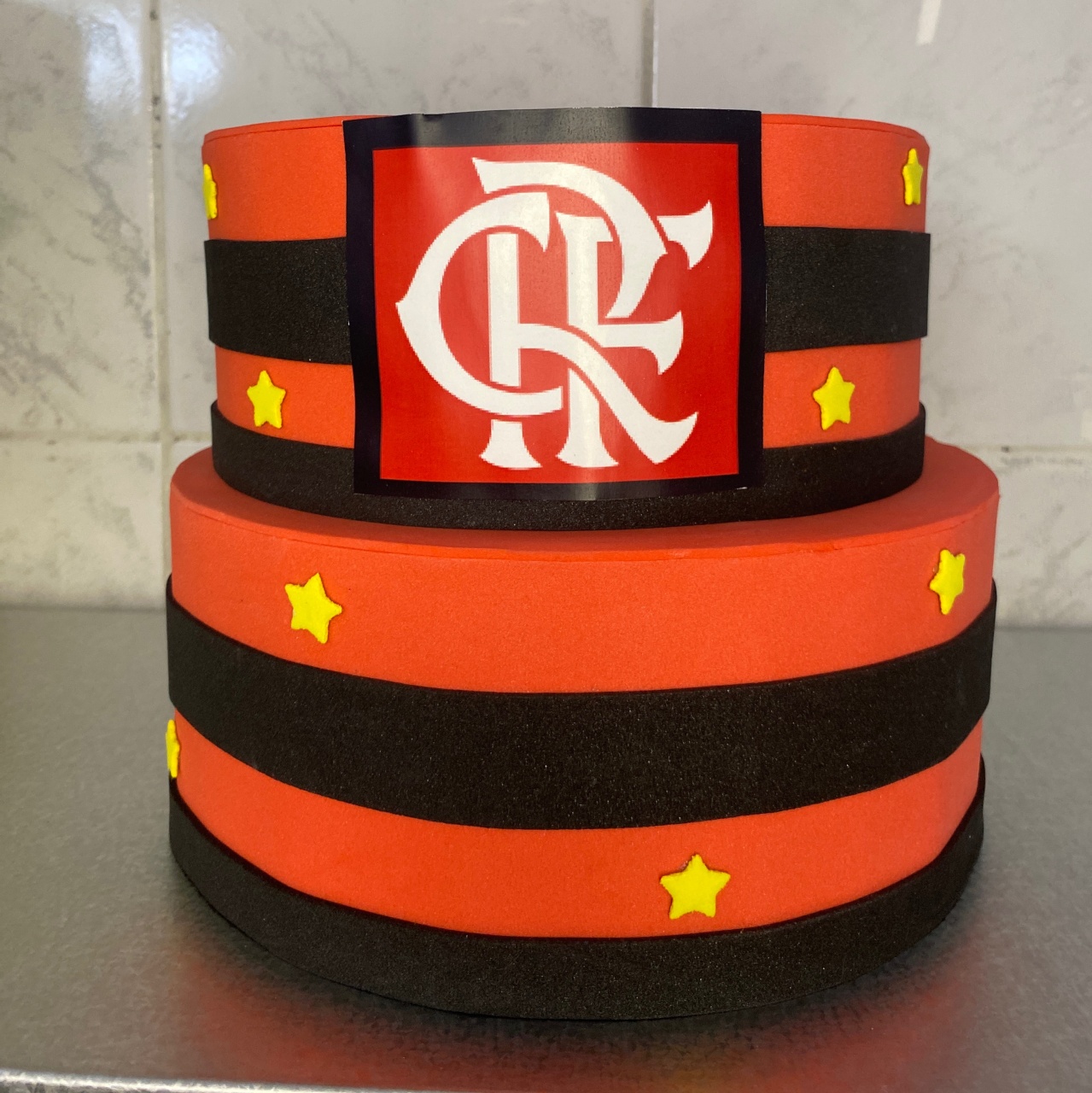 Bolo Fake Flamengo - Antonella Decorações