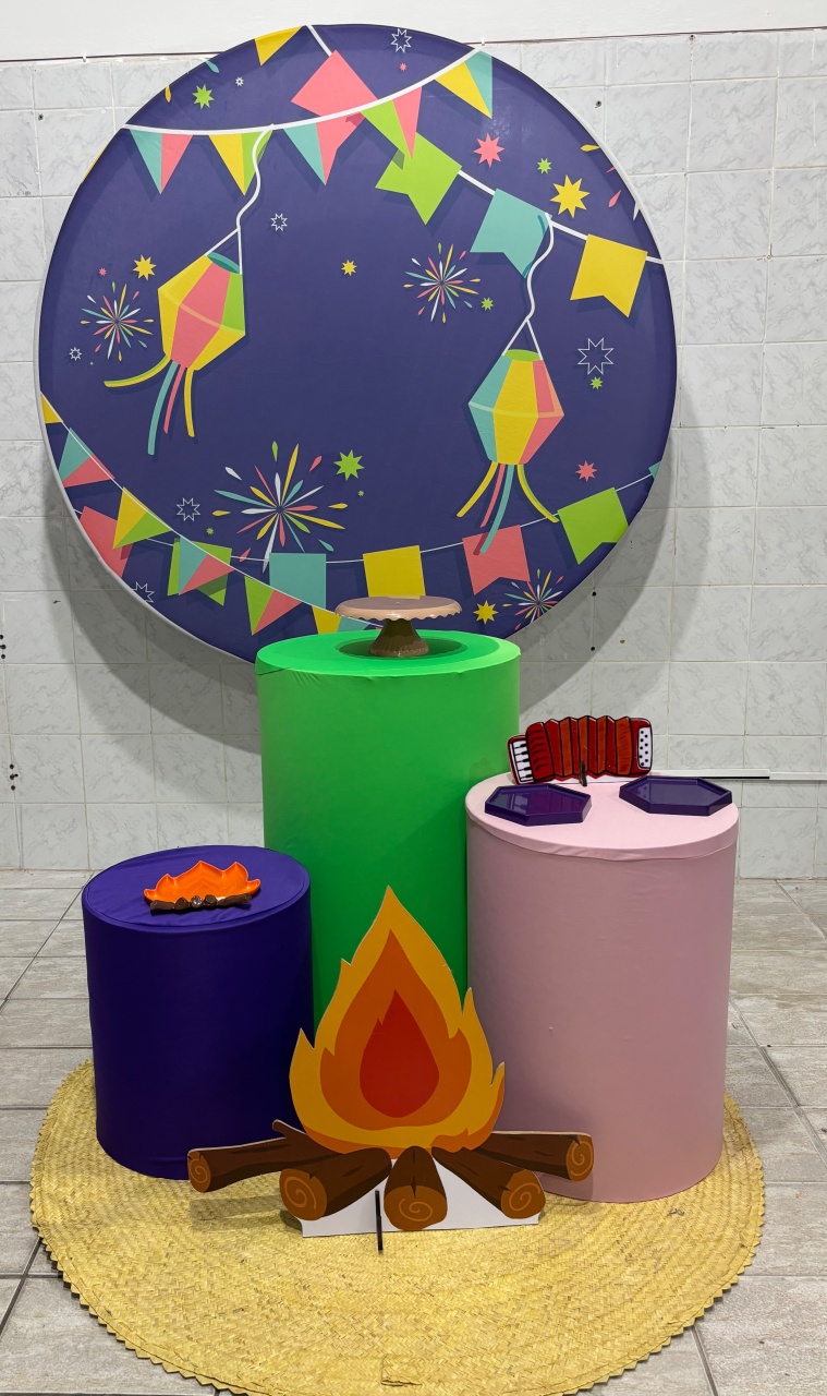 Festa Junina Painel Bandeirinhas - Antonella Decorações