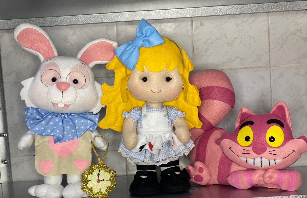 Alice No País das Maravilhas Kit Feltro  - Antonella Decorações