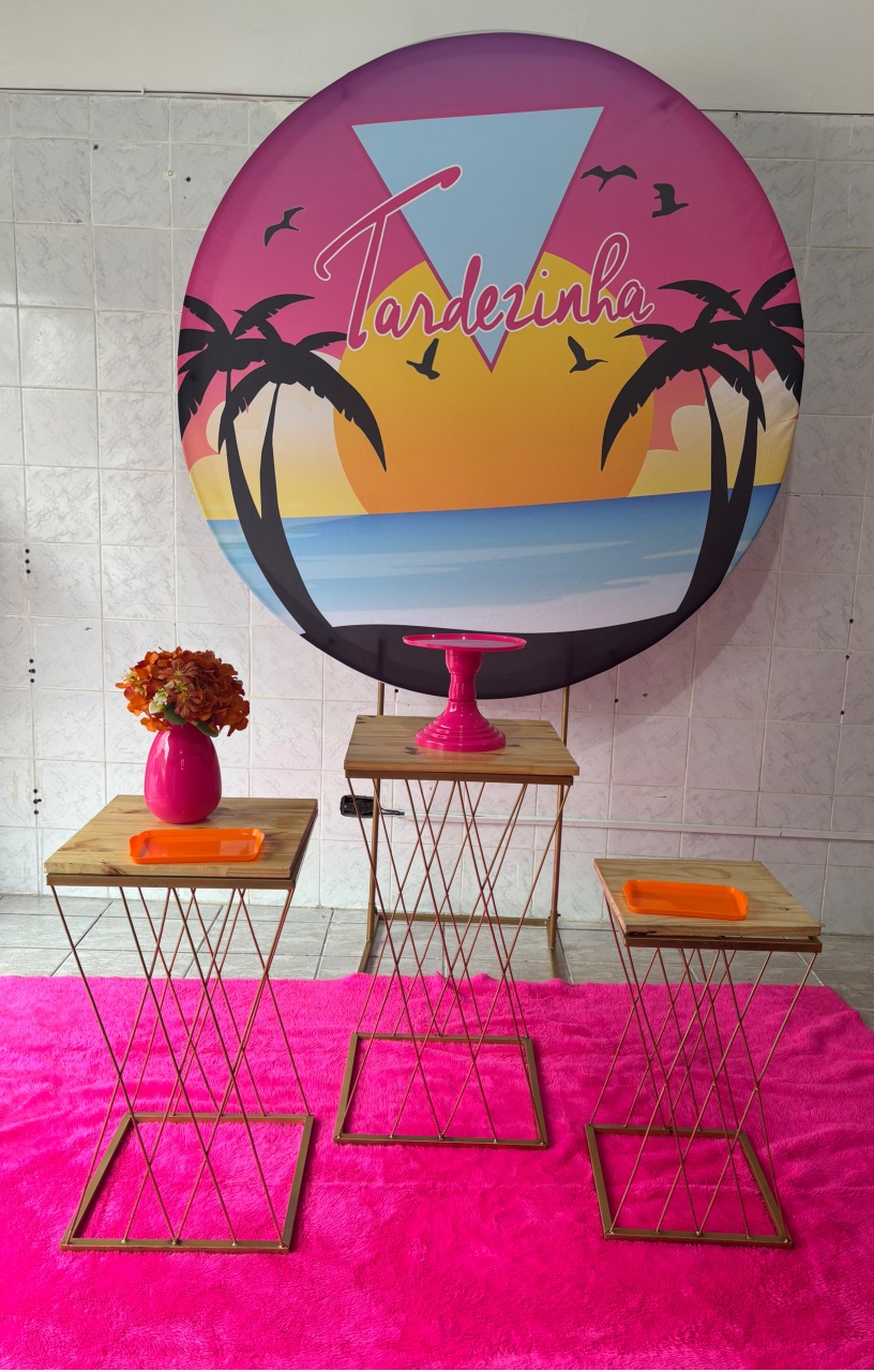 Tardezinha Com Mesas de Ferro - Antonella Decorações