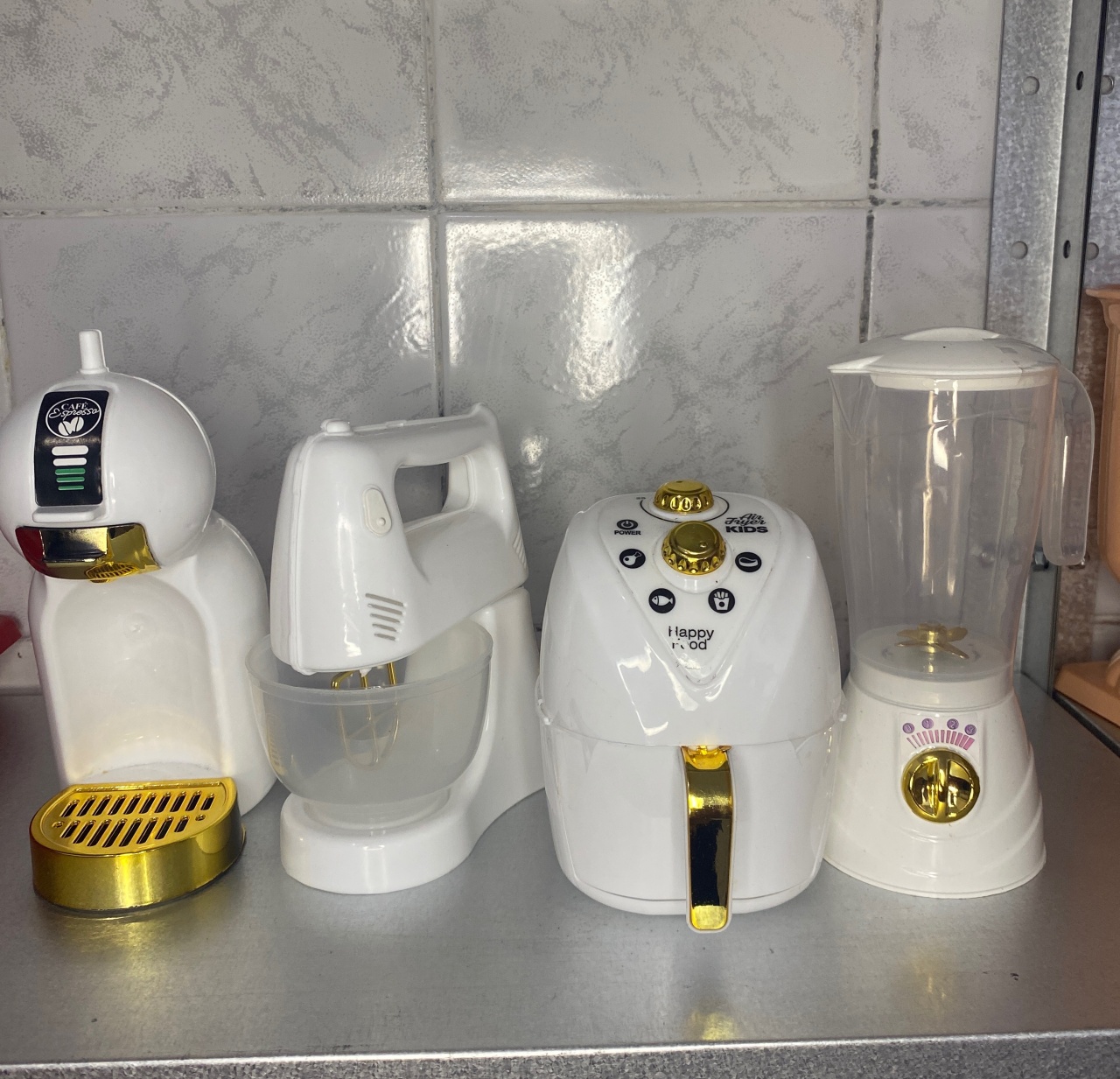 Kit Chá de Cozinha 4 Peças Branco E Dourado  - Antonella Decorações