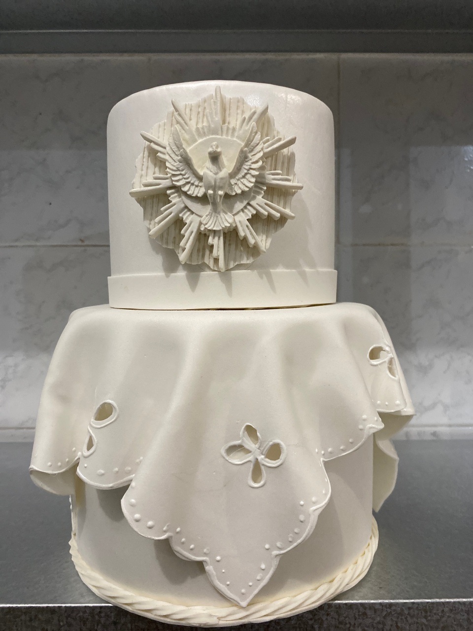 Bolo Fake Batizado  - Antonella Decorações