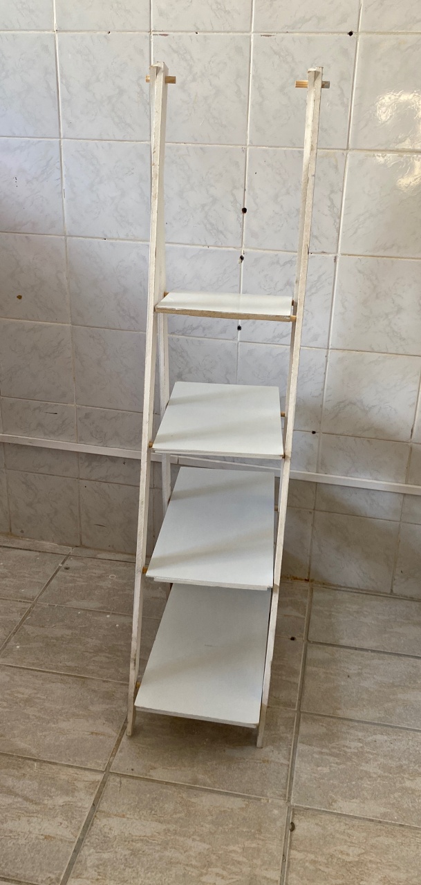 Escadinha Branca 4 Andares  - Antonella Decorações