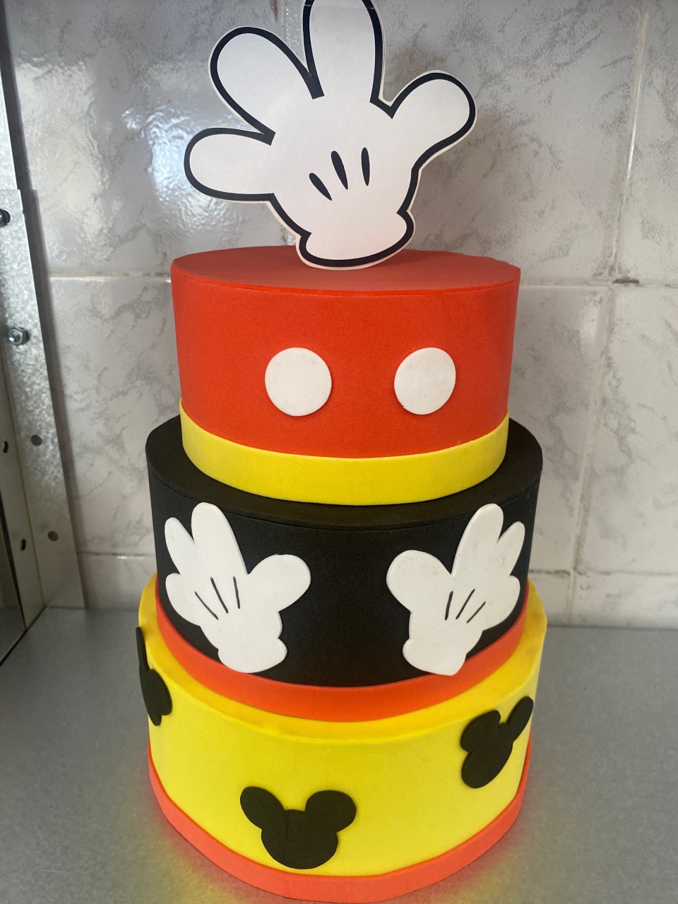 Bolo Fake Mickey  - Antonella Decorações