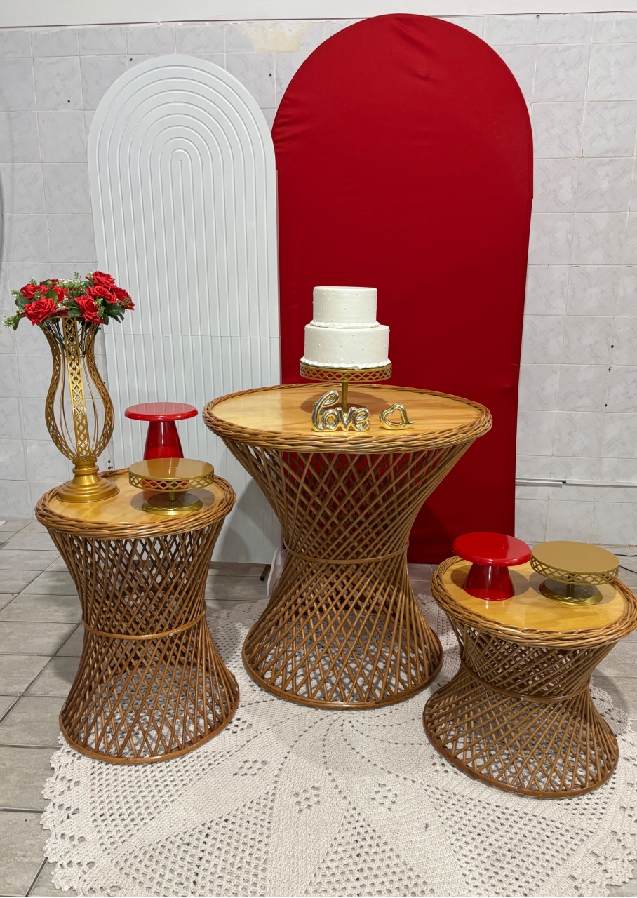 Casamento Kit Luxo Branco E Vermelho Com Móveis de Vime - Antonella Decorações