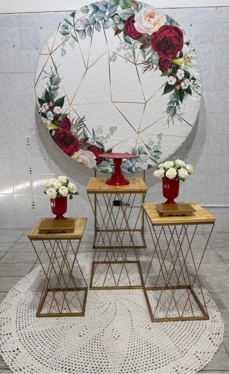 Floral Branco E Vermelho  - Antonella Decorações