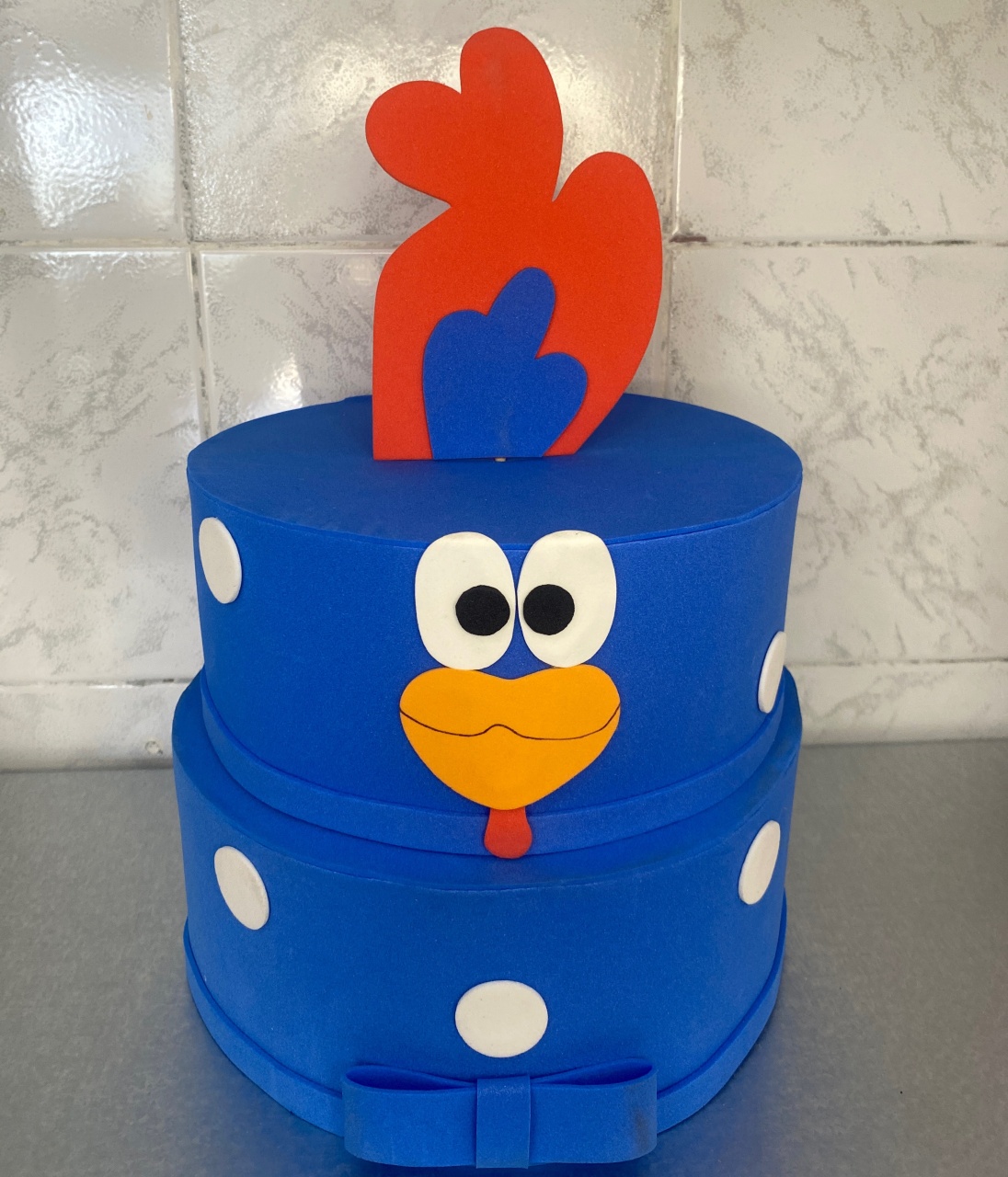 Bolo Fake Galinha Pintadinha - Antonella Decorações