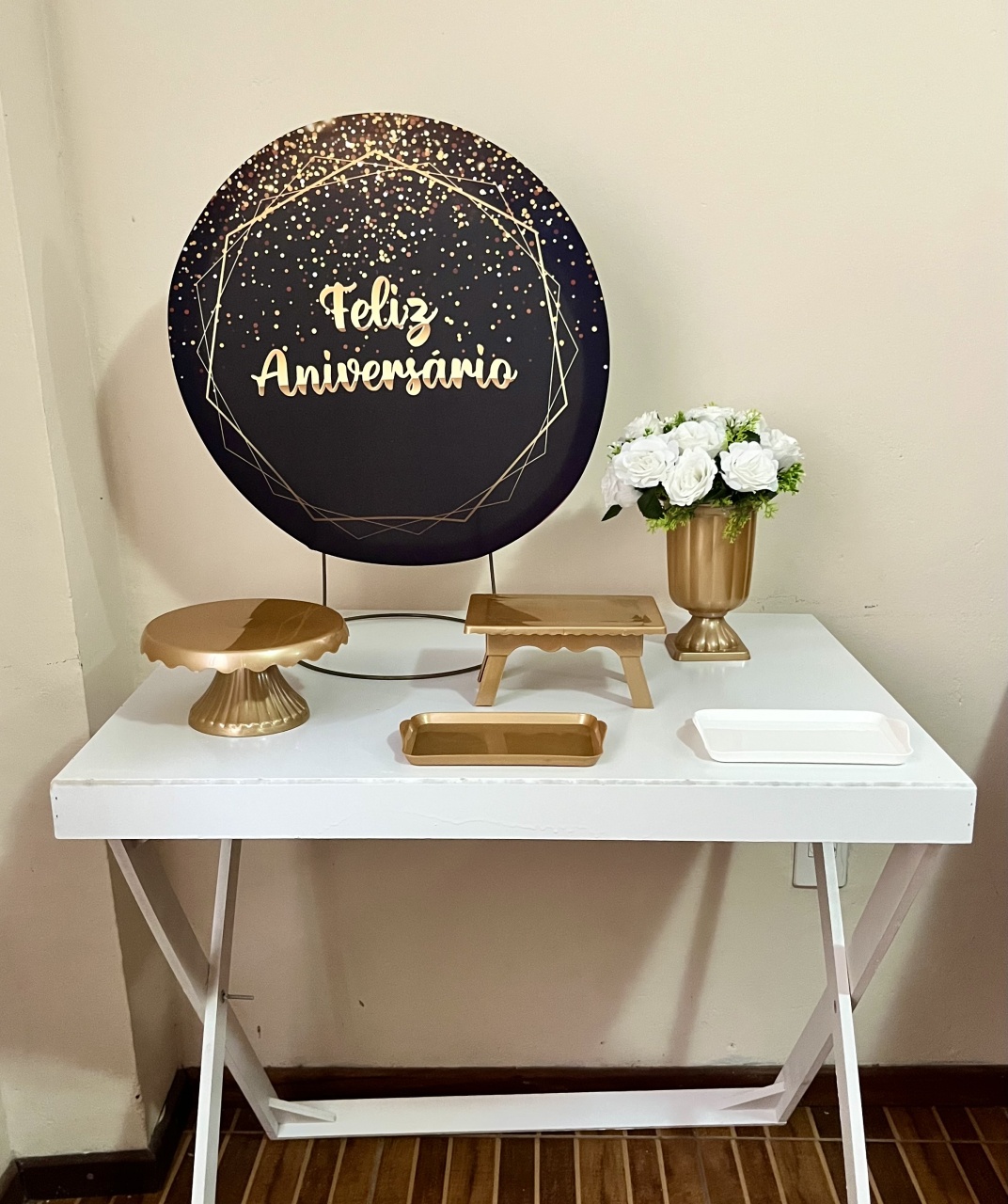 Kit de Mesa Feliz Aniversário Preto E Dourado - Mila Saldanha Locações