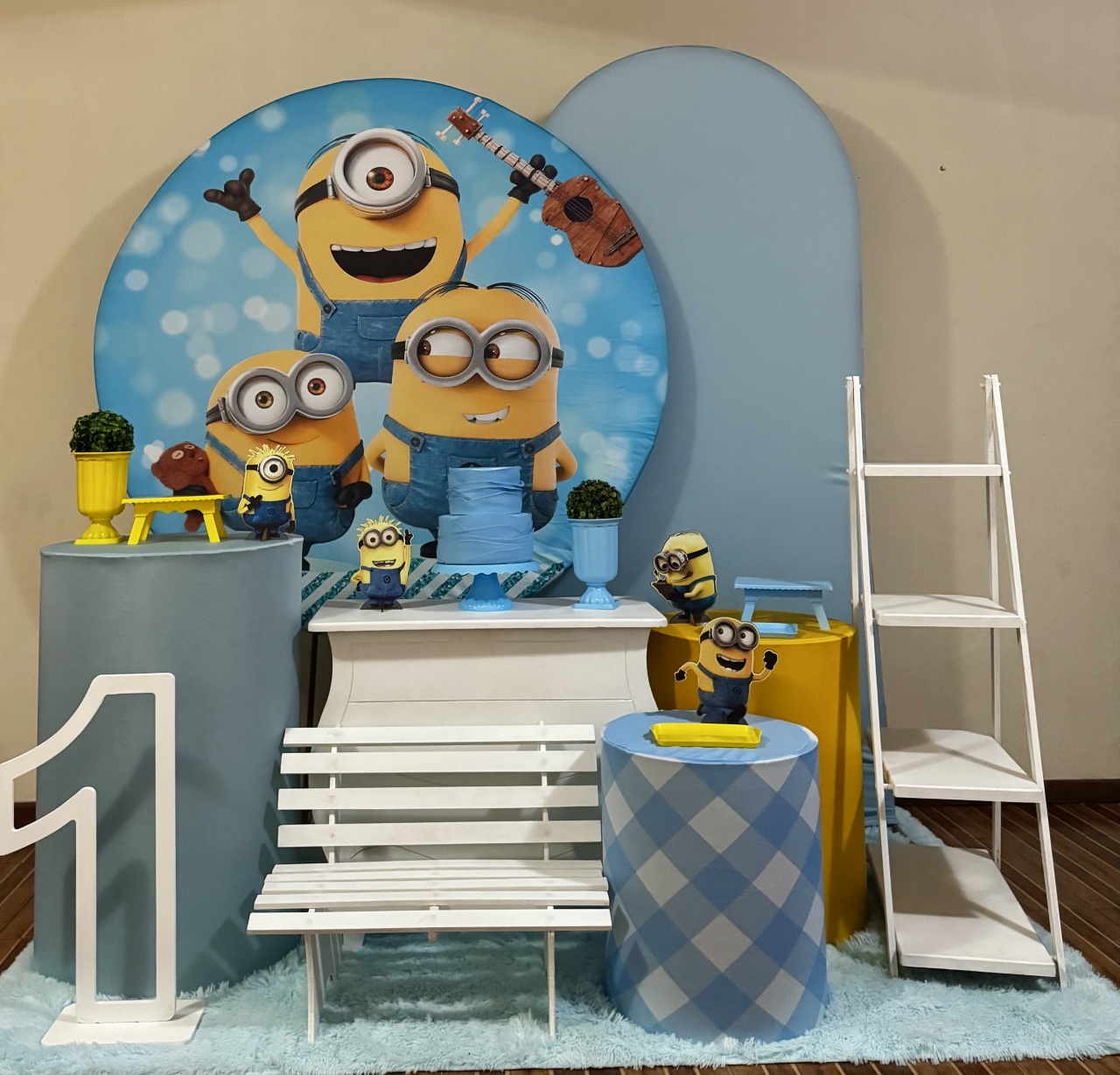 Kit Premium Plus Minions - Mila Saldanha Locações