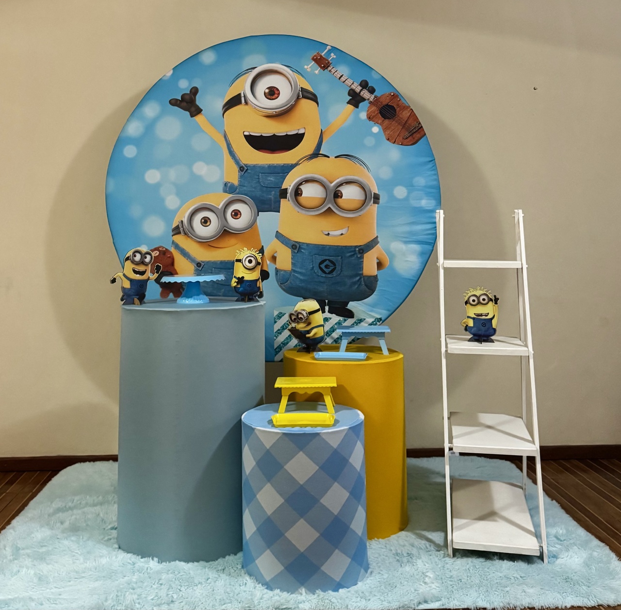 Kit Básico Plus Minions - Mila Saldanha Locações