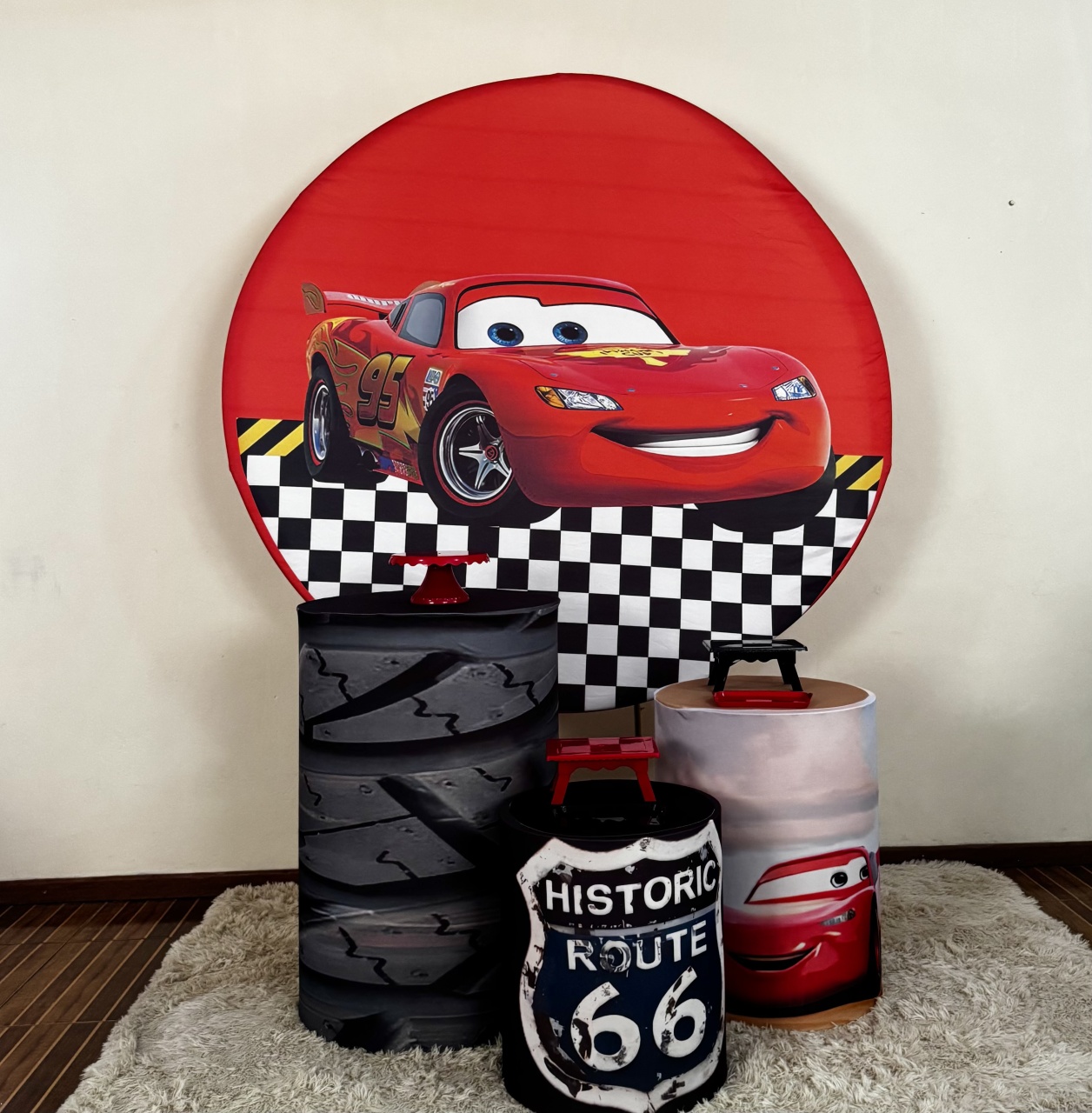Kit Básico Carros ( Mcqueen) - Mila Saldanha Locações