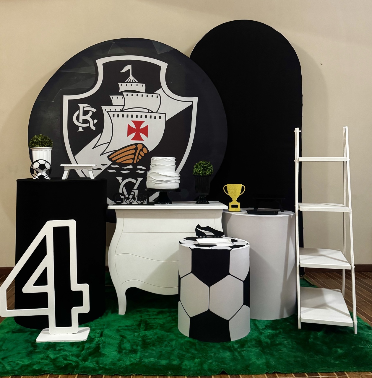 Kit Premium Plus Vasco - Mila Saldanha Locações
