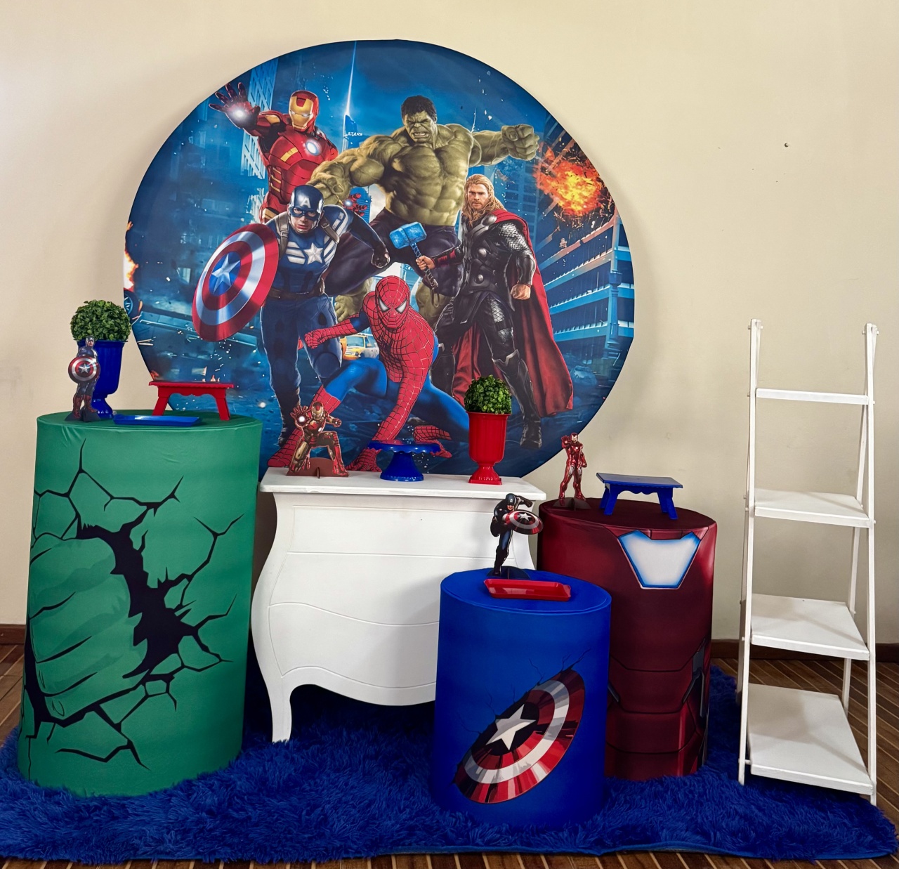 Kit Premium Vingadores - Mila Saldanha Locações