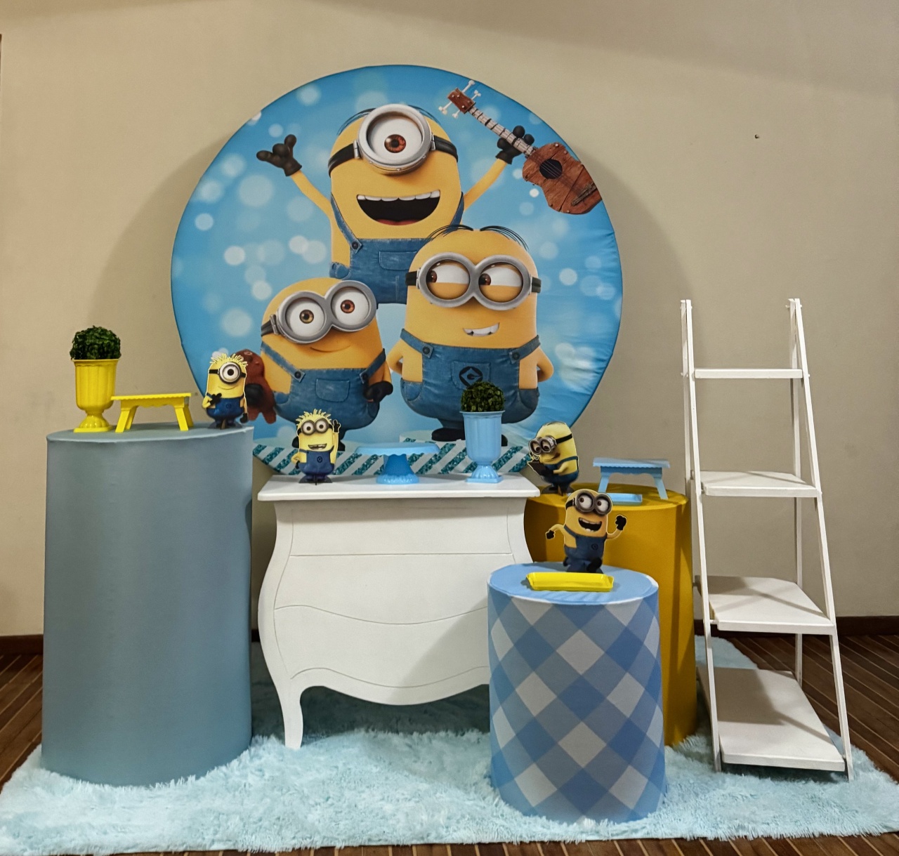 Kit Premium Minions - Mila Saldanha Locações